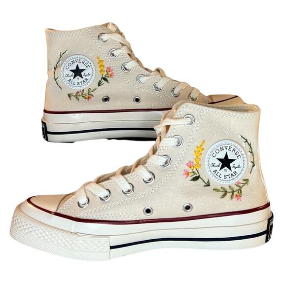 Chuck Taylor Embroidered HIgh Tops Cream - Picture 2 of 6
